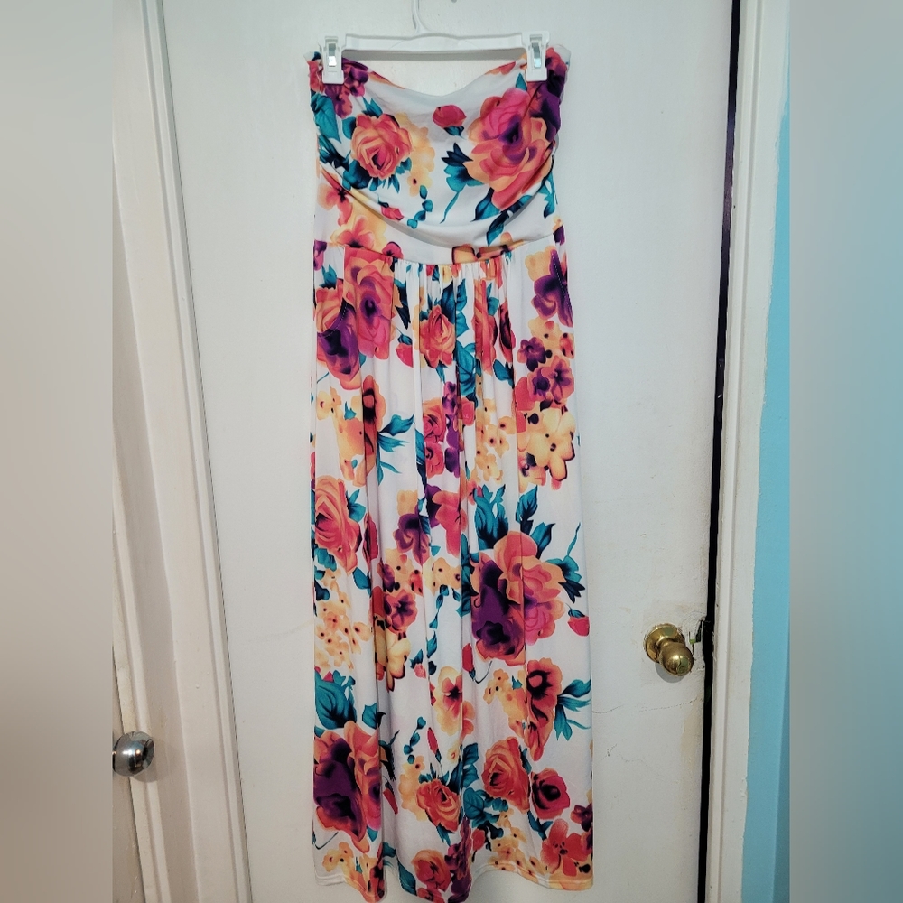 ❤️❤️HOST PICK❤️❤️ Nwot Strapless floral maxi size xl